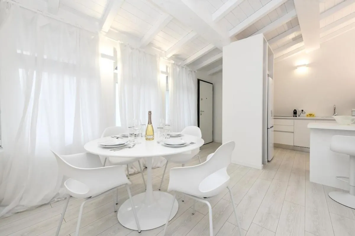 White Loft -Bijou- Tra Verona E Il Lago Di Garda 페스칸티나 아파트