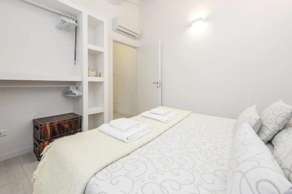 White Loft -Bijou- Tra Verona E Il Lago Di Garda 페스칸티나 0*,  이탈리아