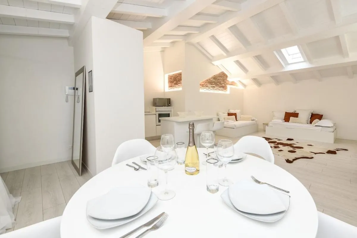 Apartament White Loft -Bijou- Tra Verona E Il Lago Di Garda Pescantina